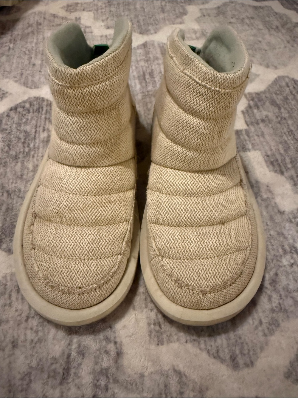 Sanuk Men's Cream Quilted Mid-Top Slip-On Boots